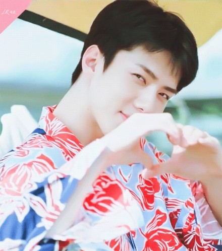 您的好友比心达人吴世勋上线,小吴同学的爱心你收到了吗