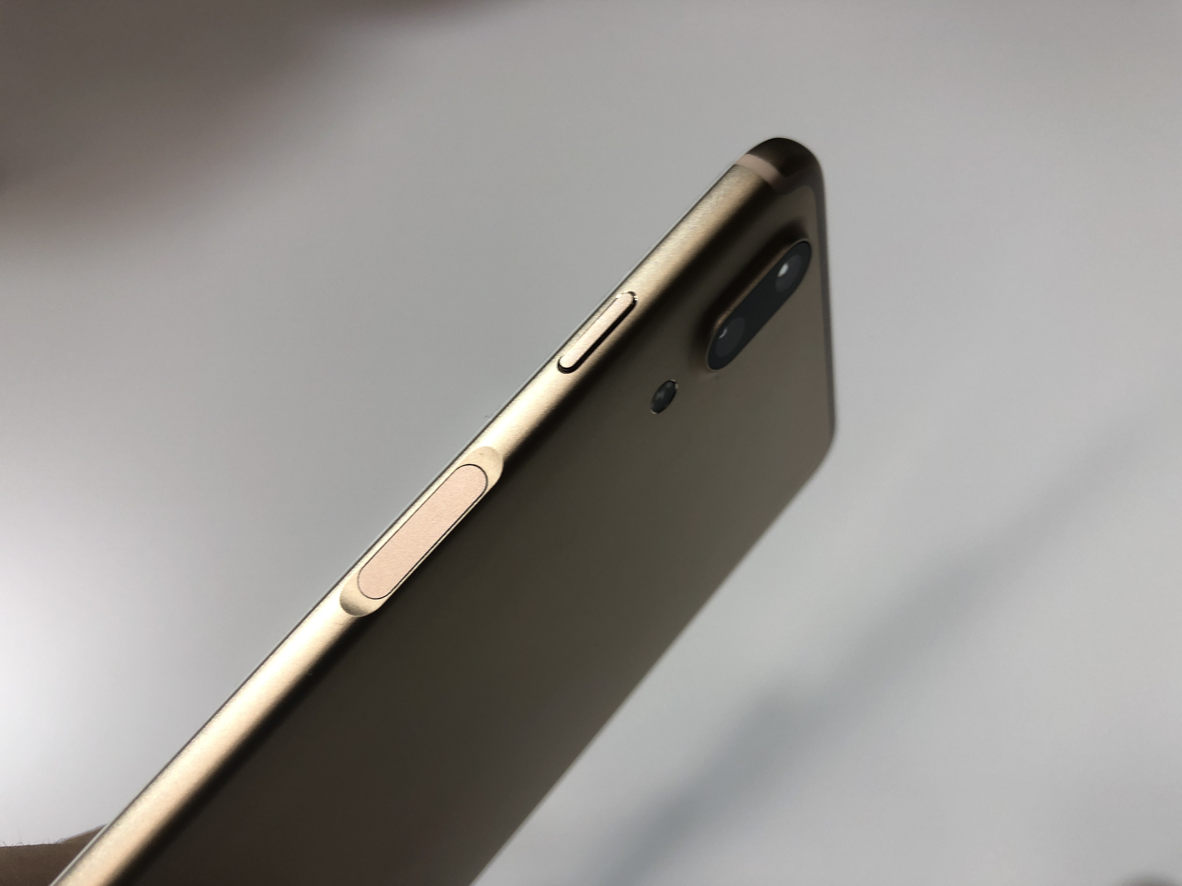 魅蓝e3真机图赏:1799元!骁龙636 6gb大内存还配旗舰双摄!