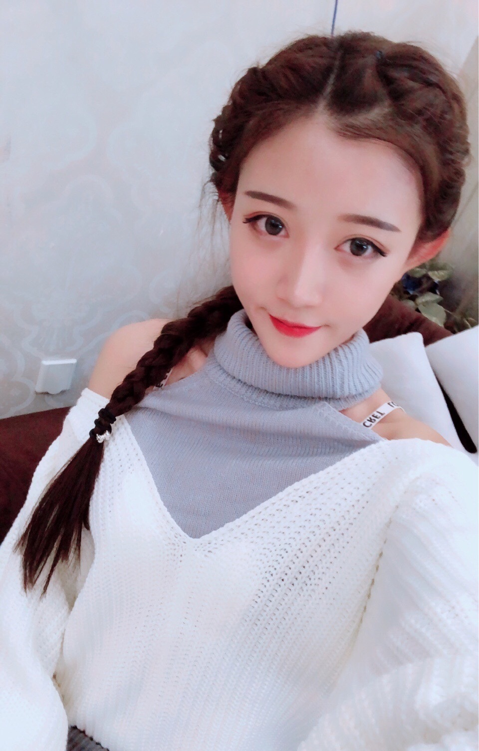 快手最火的萝莉女主播,小伊伊第3,炫迈妹儿第2,第一争议不断!