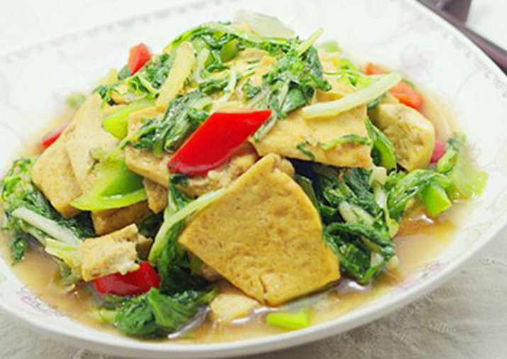 苦菊炒豆腐是一道不错的消炎解暑菜,喜欢的朋友可以收藏!