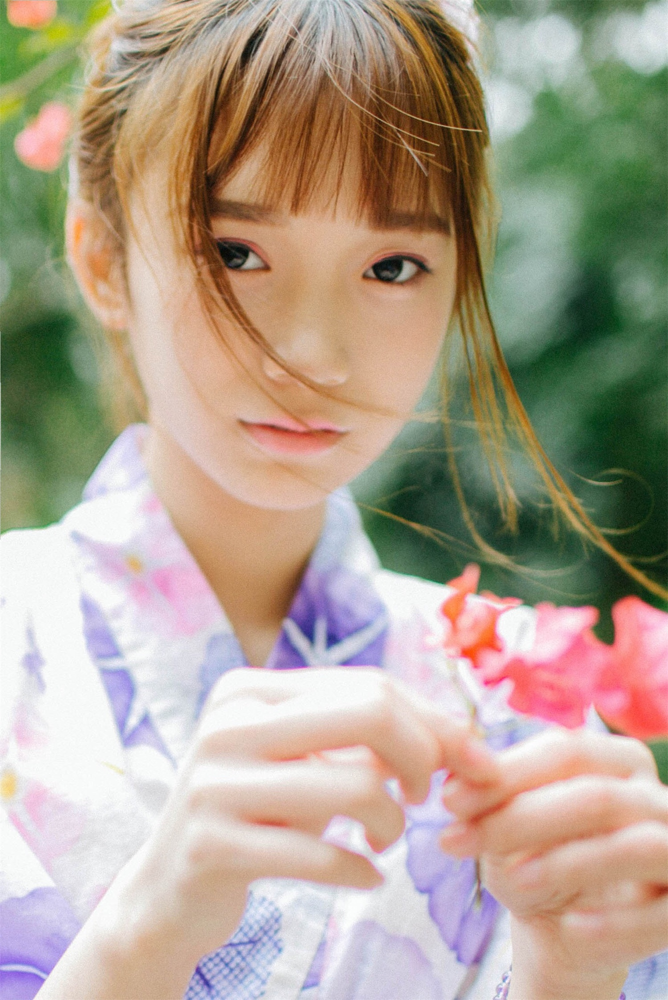 知性优雅文静美女图片