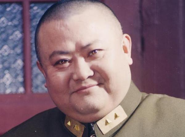 他是电视剧《傻儿传奇》原型,娶了40个老婆,打死一名日军师团长