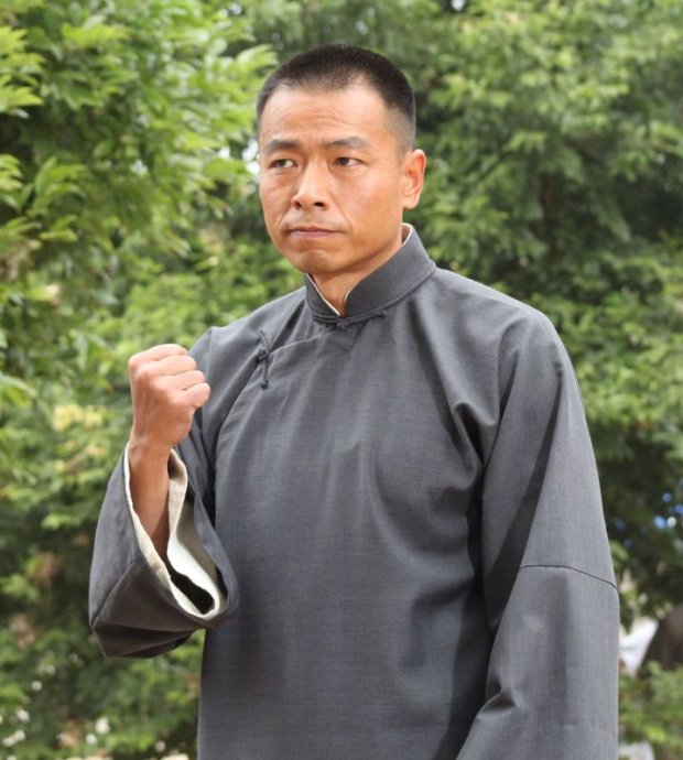 散打冠军当警察,转行拍戏却被炸伤