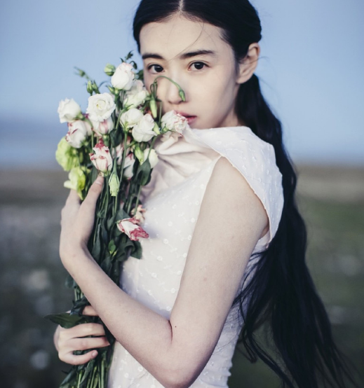 民国女神张辛苑完美驾驭各种衣服,连古装也妥妥拿下