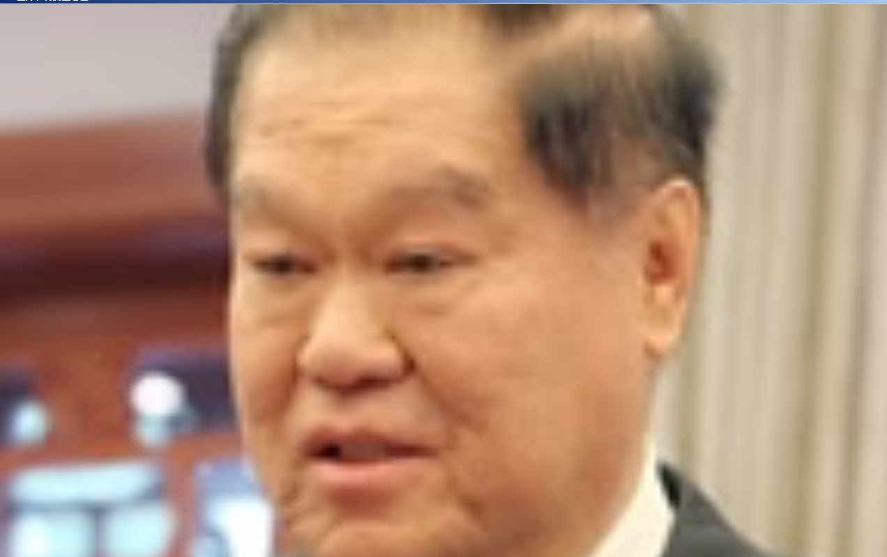 黄奕聪--沿街叫卖谋生,现身价高达490亿而且热心公益