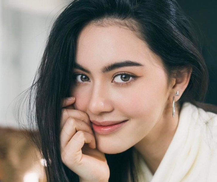 mai davika,泰国最红的女星之一,她的穿搭简直是美爆了!