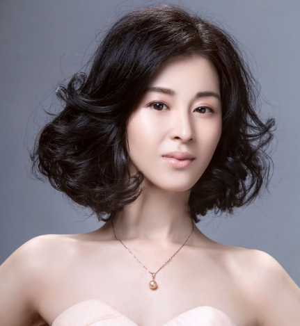 吴岚,一级演员,代表作《乱世三义》《女人的村庄》.