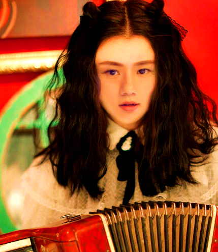 张杰晒"女装",竟然有点像伊能静?网友直呼:请你出道!