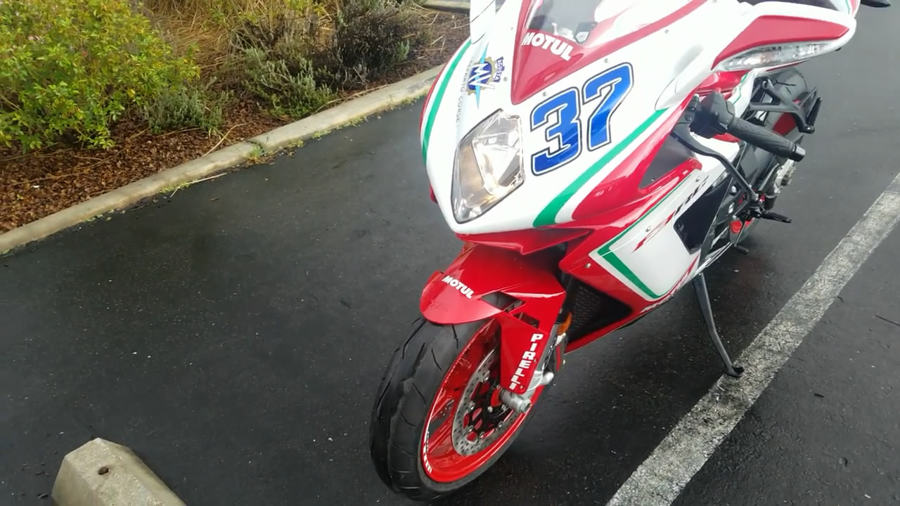 实拍奥古斯塔跑车f3!