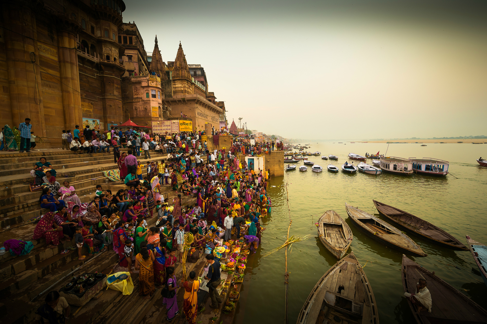 恒河是印度的圣河,历史悠久,有着浓厚的民俗和文化色彩