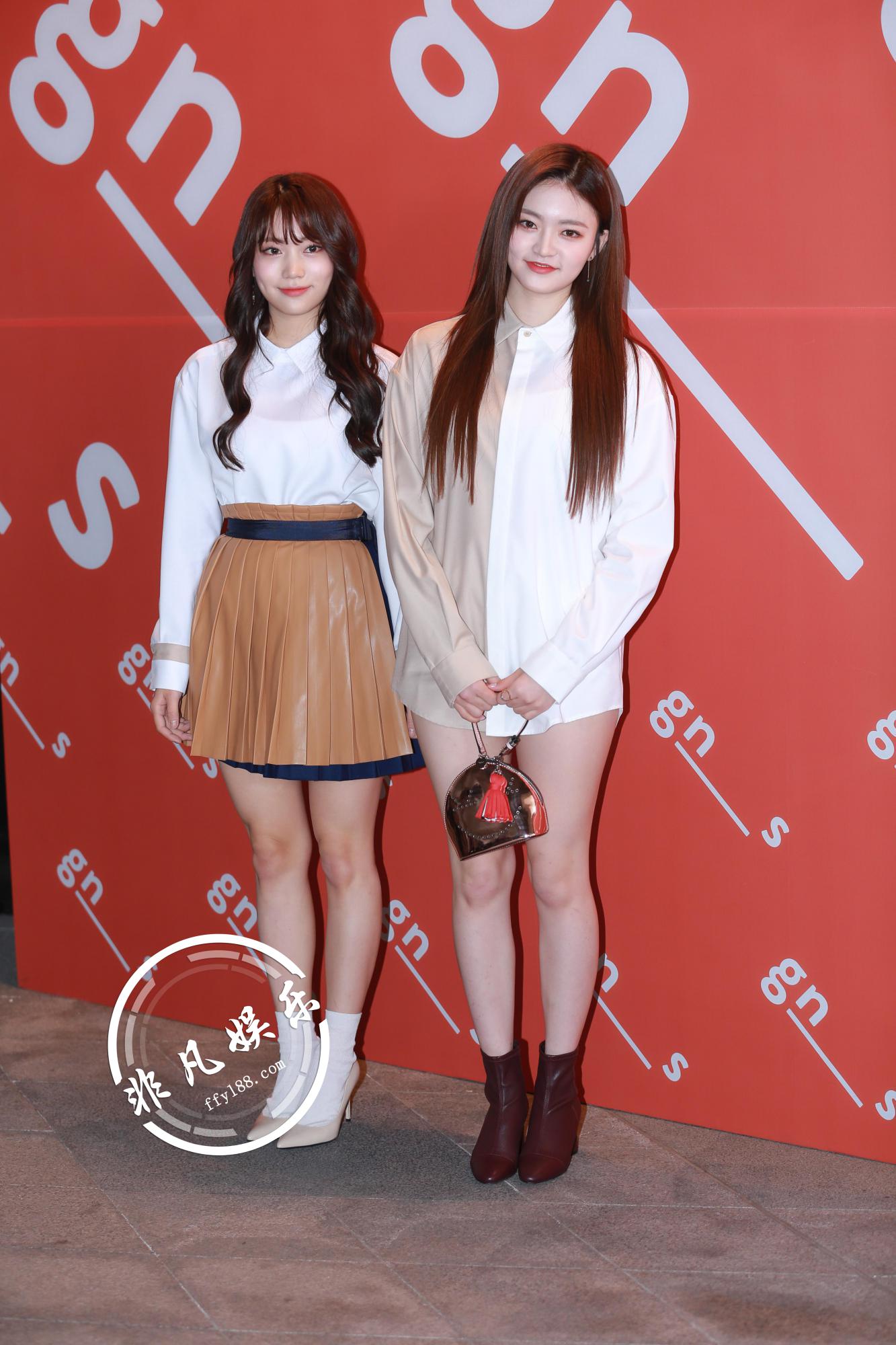 韩国高娜恩 dia出席首尔时装周活动 一身简约干练风!