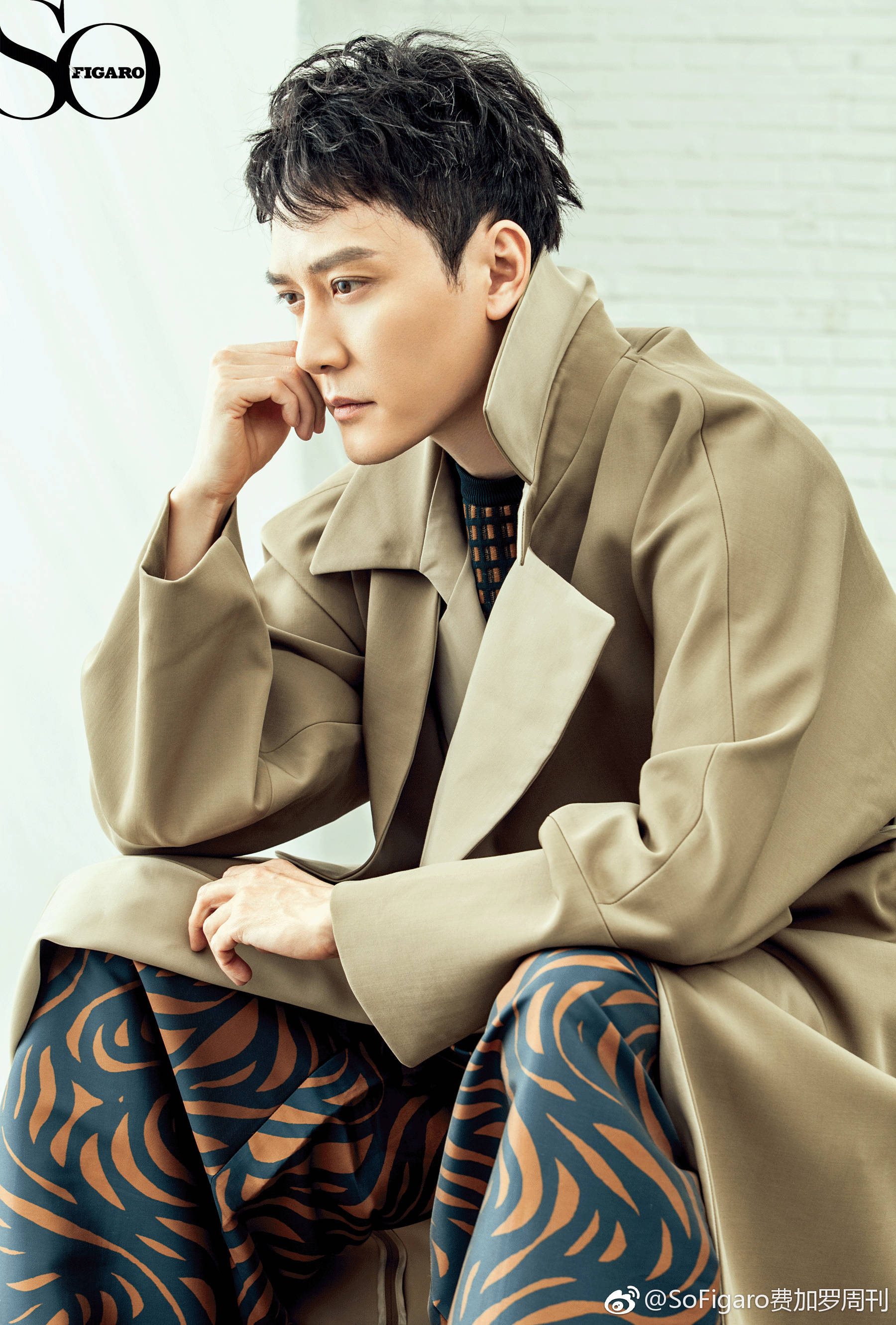 男星时尚写真照,韩庚帅气,胡歌绅士,冯绍峰的气质是哪种呢?