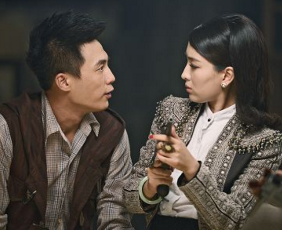 马苏在《黄金大劫案》中的四款造型:图2少女心满满,图4有点土!