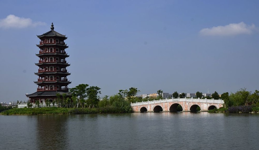 麻涌华阳湖 麻涌华阳湖位于东莞市麻涌镇西侧,总面积351.