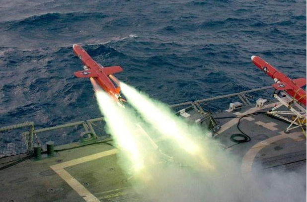 鹰击81(c-801k)是有"中国飞鱼"之称c-801的空射型导弹