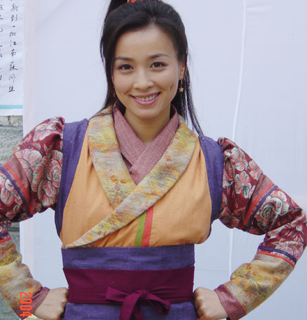 第一酒窝美女张庭的古装剧照,完全不需要修图的颜值就是任性