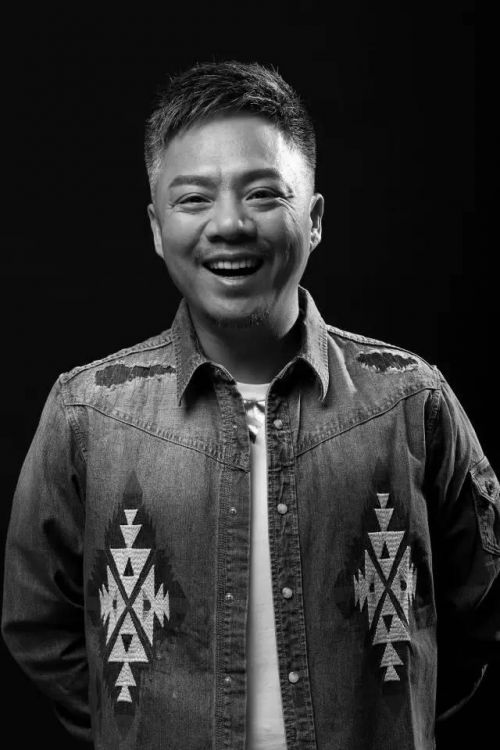 李晓东得到人民日报肯定,《歌手》这个舞台功不可没