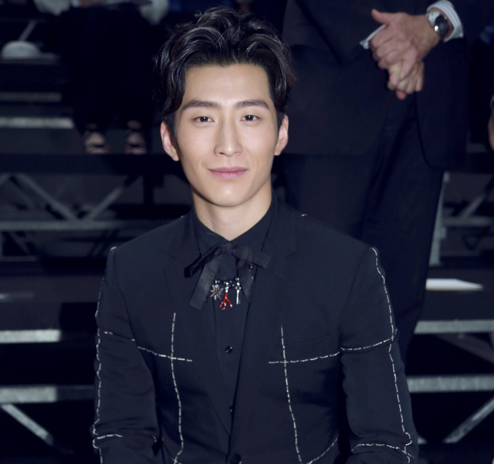 加拿大籍的4大最帅男星:窦骁第3,吴亦凡第2,第一你绝对想不到