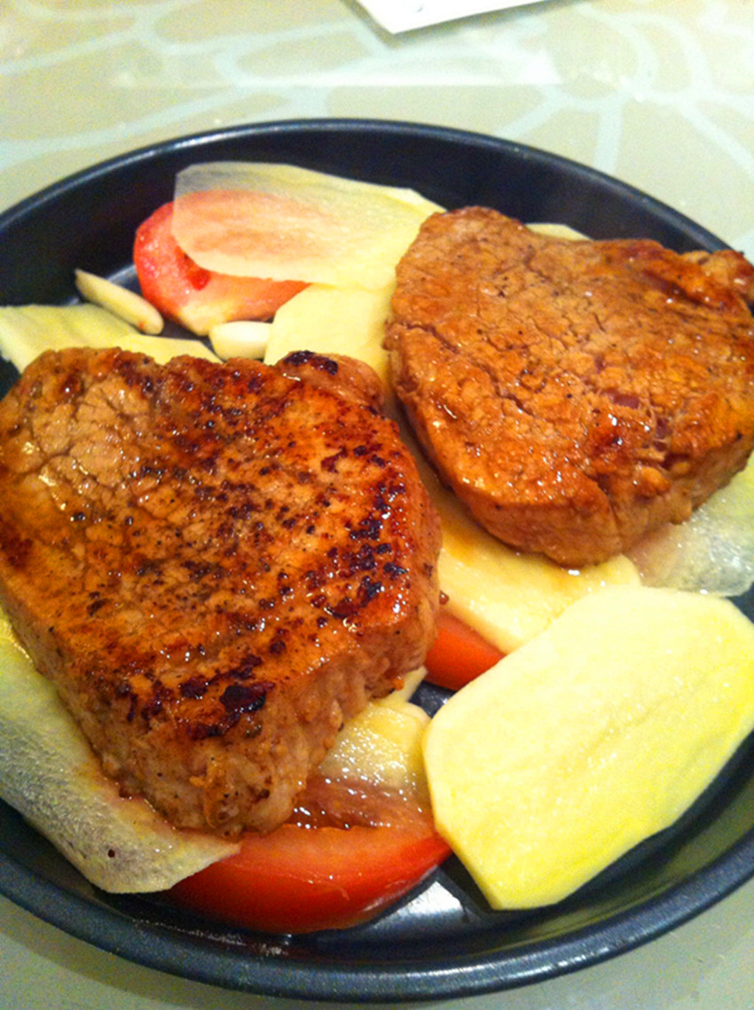 2018简单又好做的西餐,鲜嫩的芦笋配上黑椒牛排,是最完美的搭配