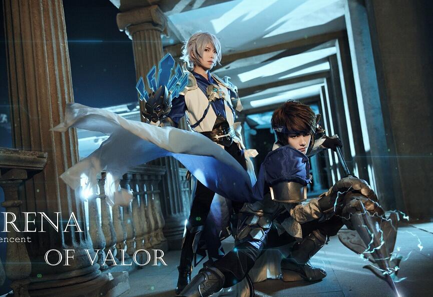 王者荣耀:赵云和诸葛亮一起拍海报,刘备:两个男人抱在怀里拍?