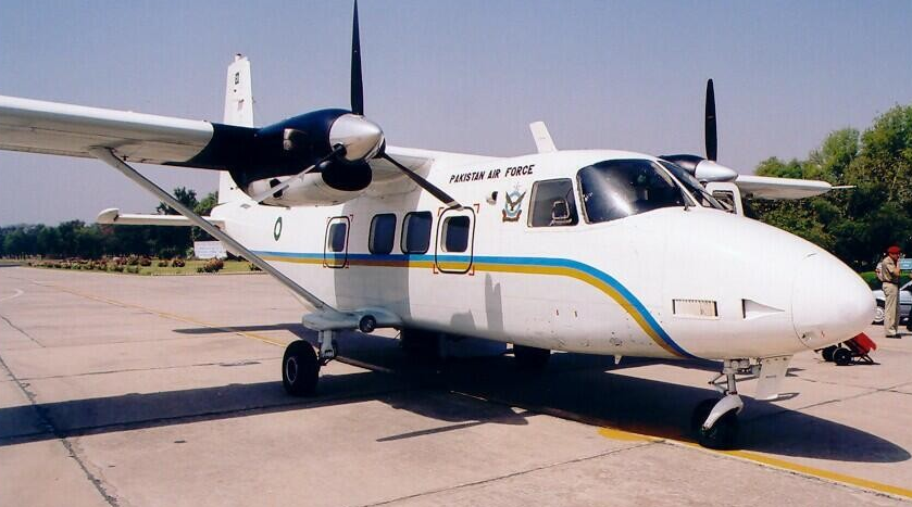 运12运输机,造型有点怪!