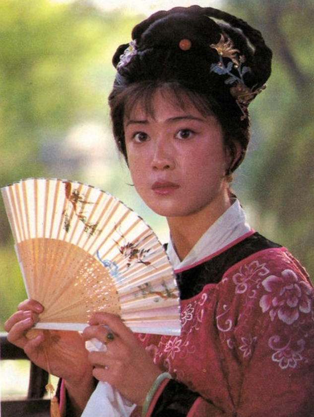 北影版红楼梦钗黛究竟有多美,一个惊艳了时光,一个温柔了岁月