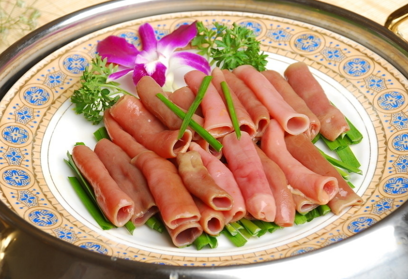 单环刺螠俗名:海肠,海肠子,属于螠虫动物门