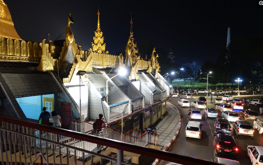 实拍:缅甸仰光的夜晚生活画面
