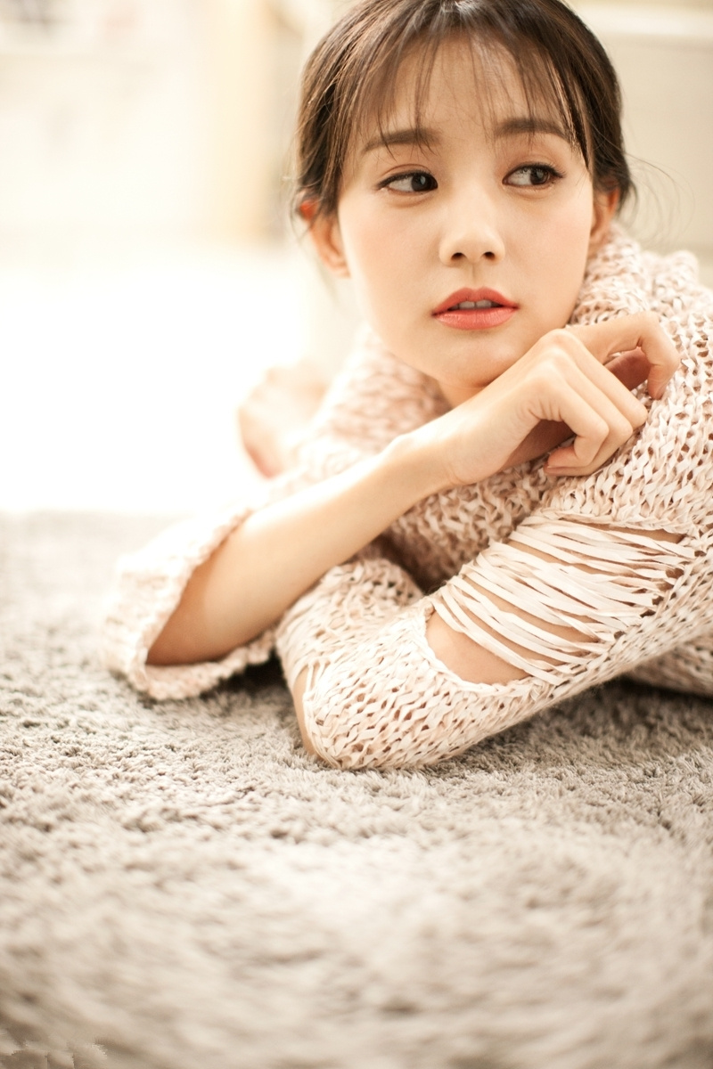 李一桐甜美微笑,会笑的眼睛超迷人