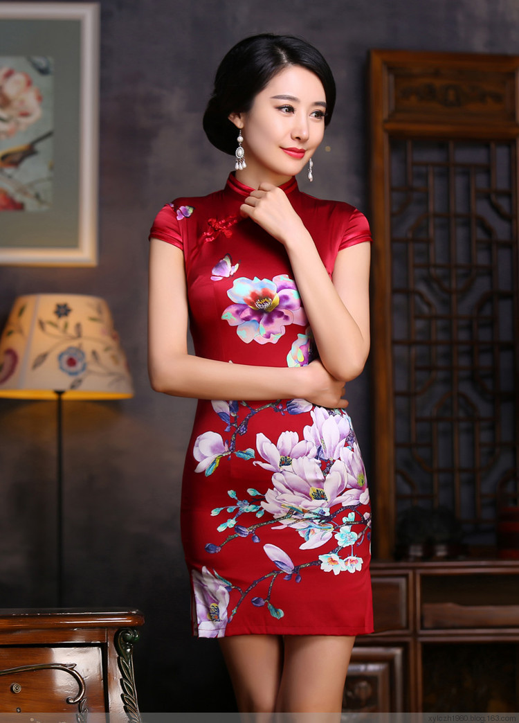 旗袍女神周婷,真是妩媚靓丽!