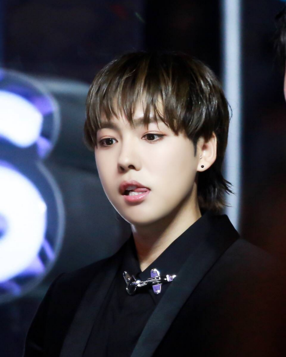 温暖女心的美貌!yg娱乐唯一的"花美男",winner主唱金振宇