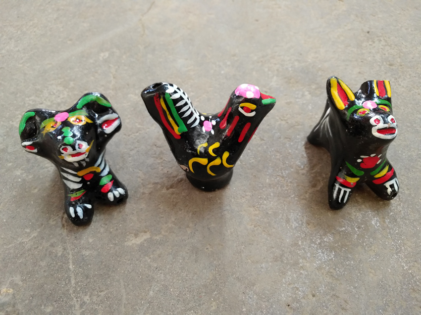 实拍河南淮阳庙会的泥泥狗,还能吹口哨?