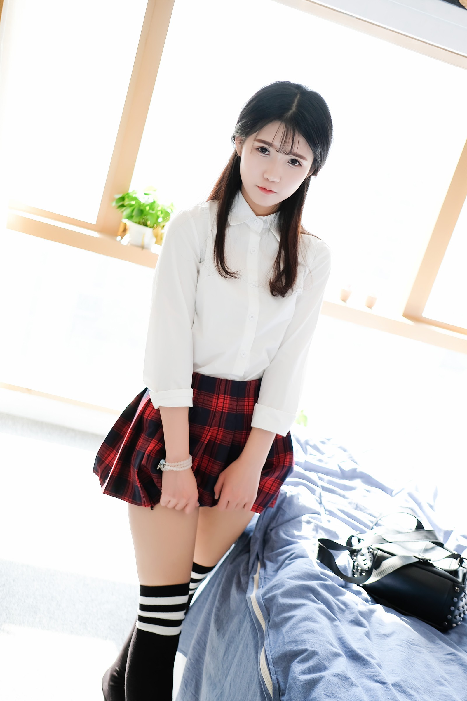 楚楚动人的纯情女孩小叶子