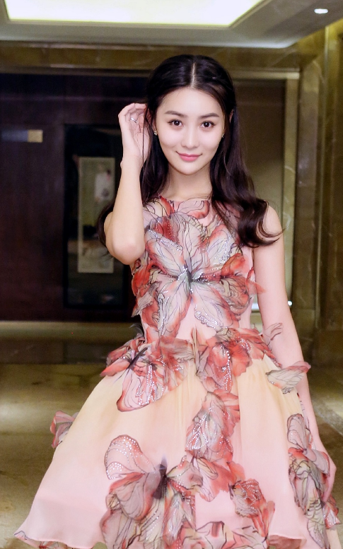 当青云志中的丁玲换上了现代装,你还能认出来吗?