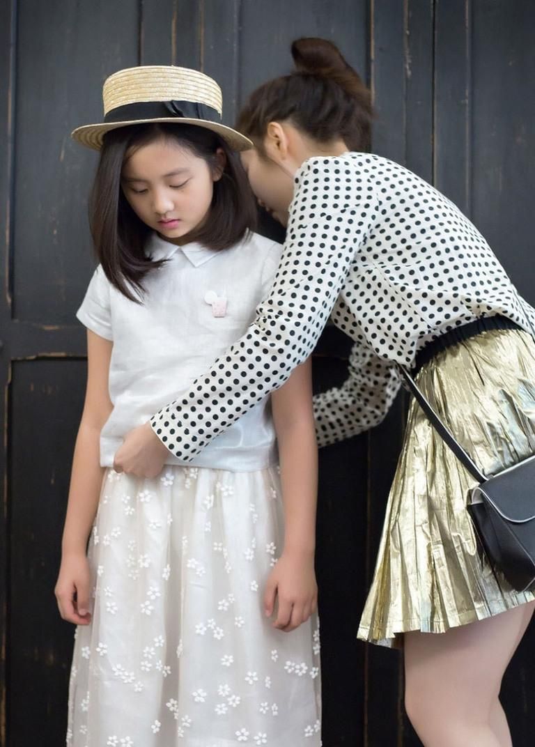 多多与森碟初露少女范儿,一个被赞小清新,一个被嘲老10岁