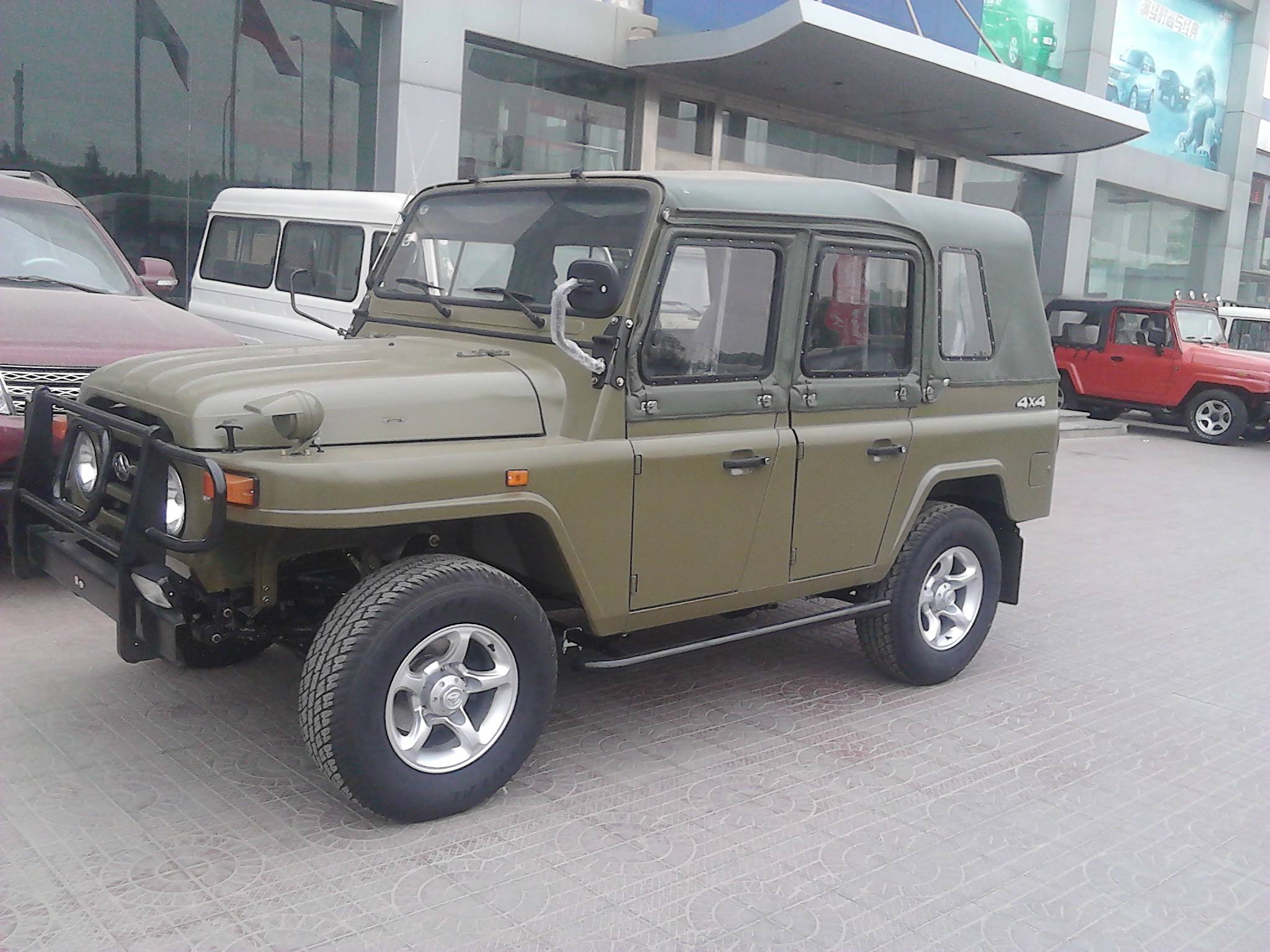 北汽212越野车,想到它的售价仅6万左右能满足你吗