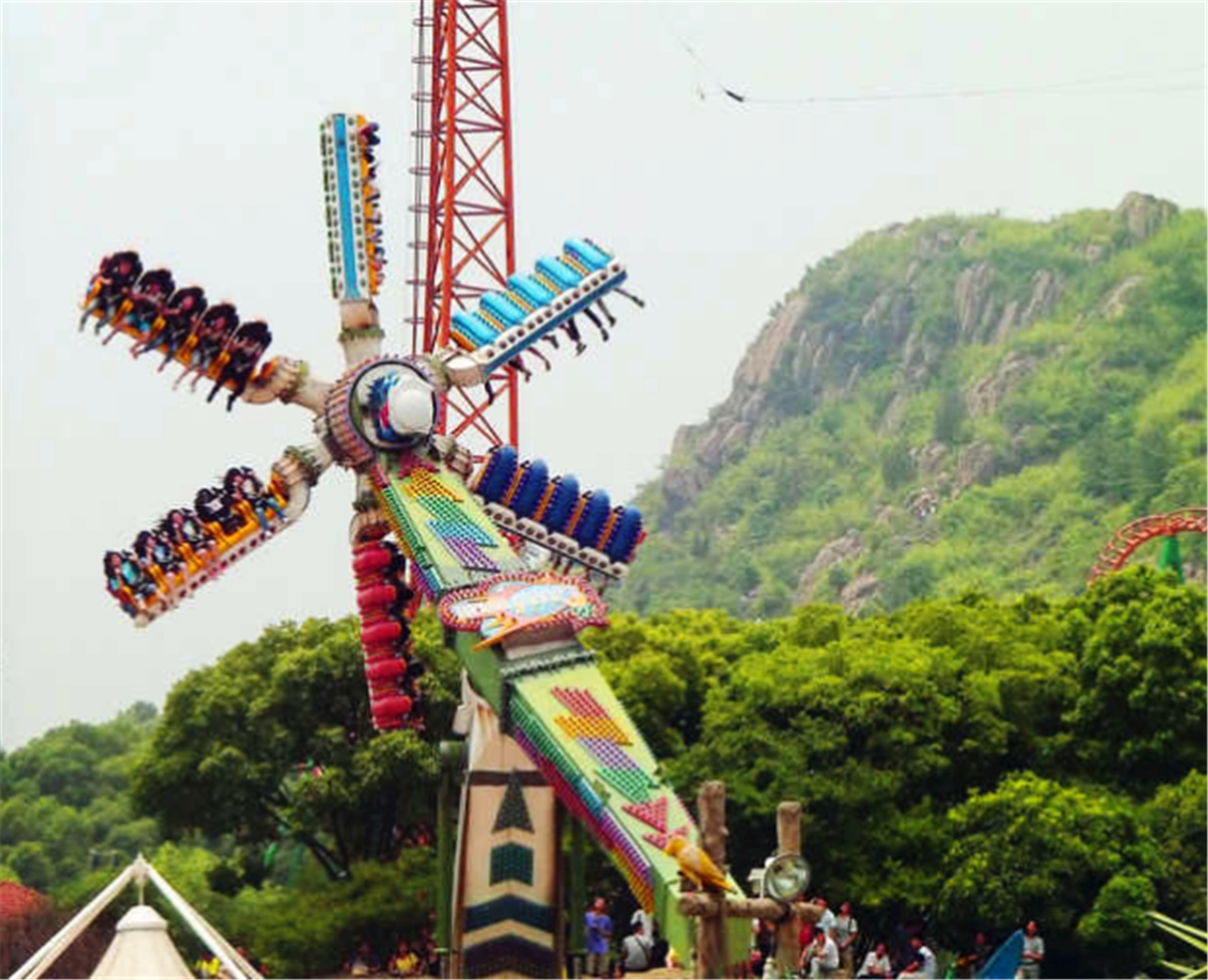 直击游乐场五大惊悚项目,玩过两个的算厉害,全玩过的堪称冒险家