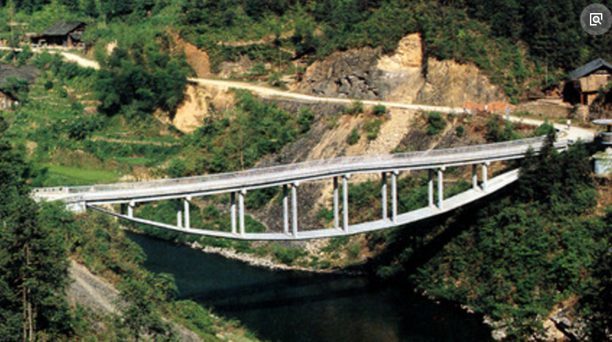 中国有一座89年建设的自锚上承式悬带桥,近30年依然没有塌陷!
