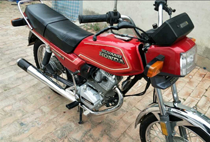 这破摩托车还敢要6800,你是上辈子穷怕了吧