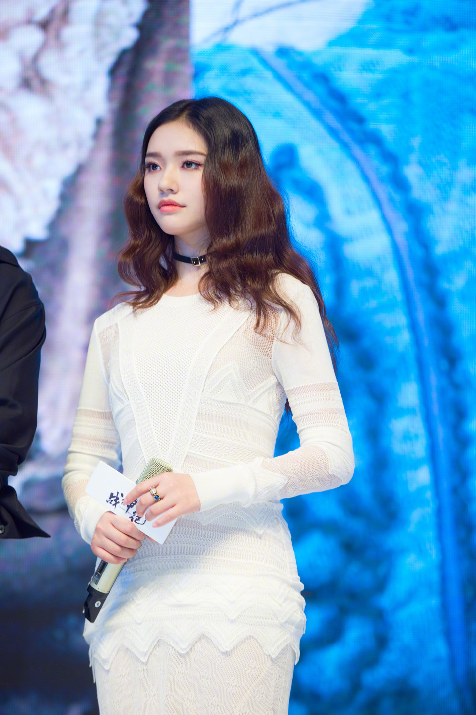 新晋"星女郎"林允唯美礼服合集