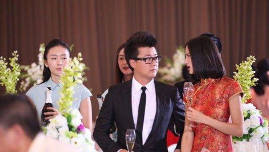 新闺蜜时代刘焱是谁演的 柳小海张歆艺戏外是闺蜜