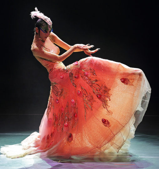 为孔雀舞而生的杨丽萍,每一场演出,每一个造型都很惊艳