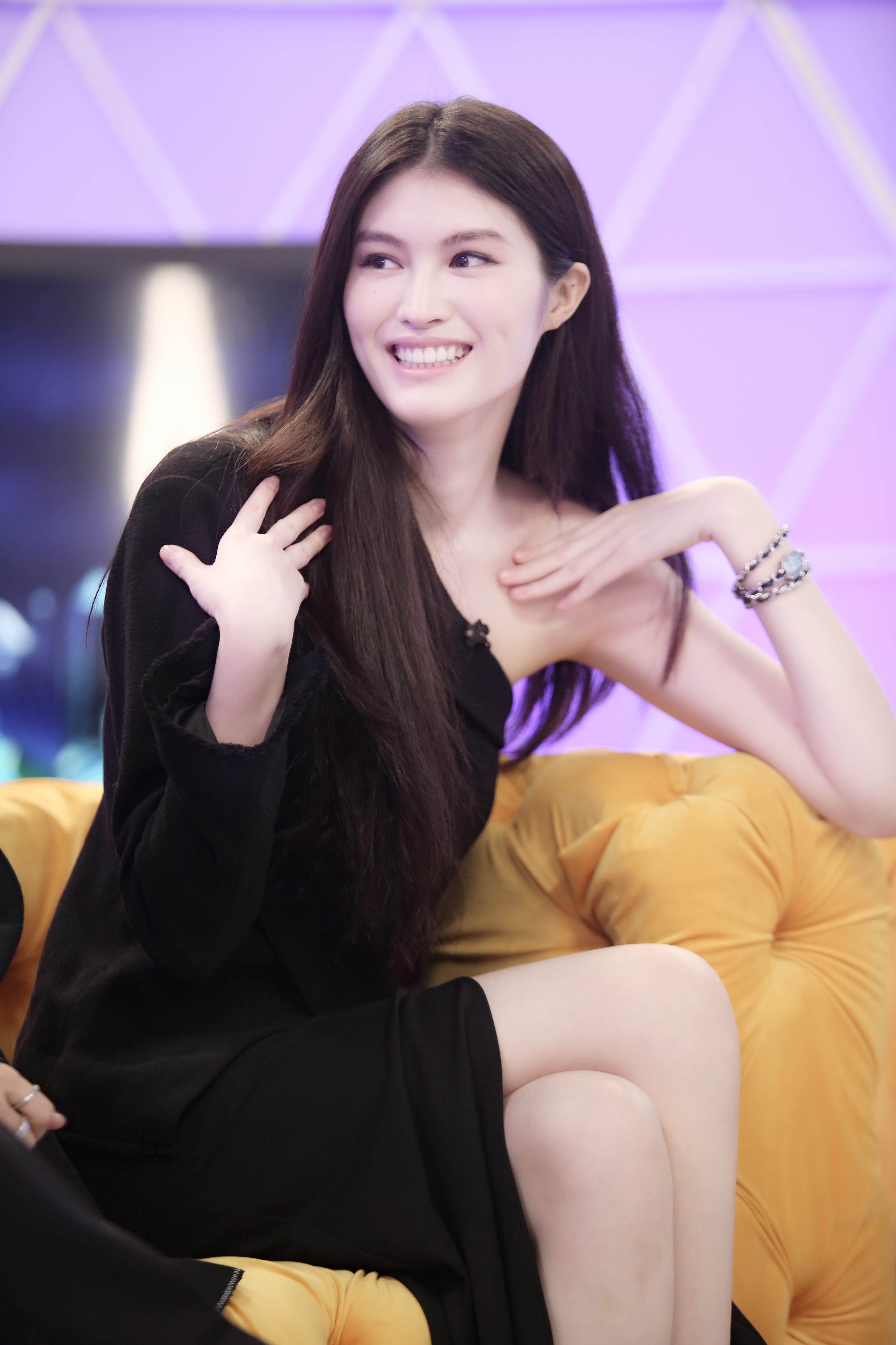 超模何穗最美的6张照片,高雅脱俗,仙气飘飘!