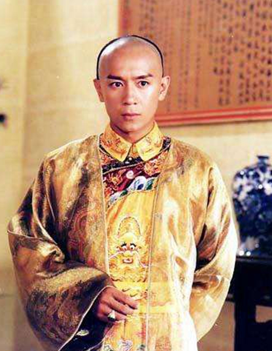 7个版本的乾隆:图1的太瘦,图4的很和蔼,图7被称为最帅乾隆