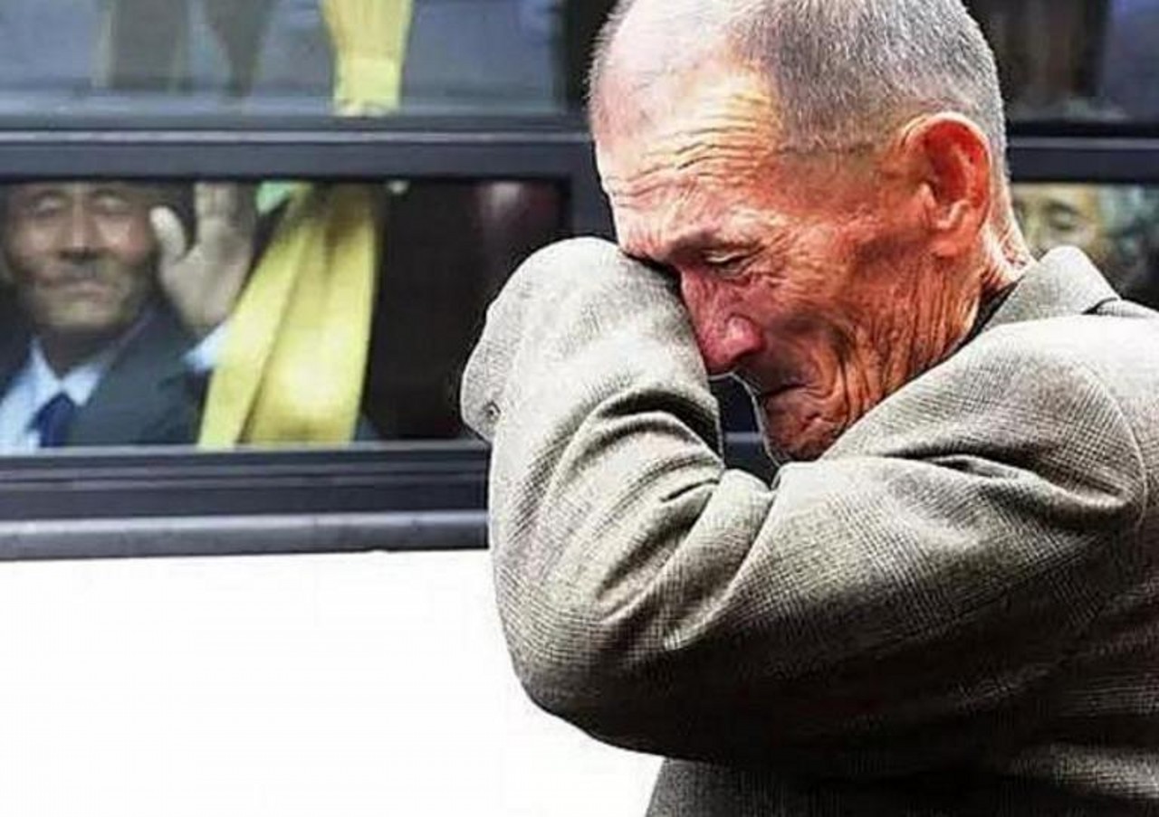 太心酸了 摄影师镜下最暴露人性的照片,图2太心酸