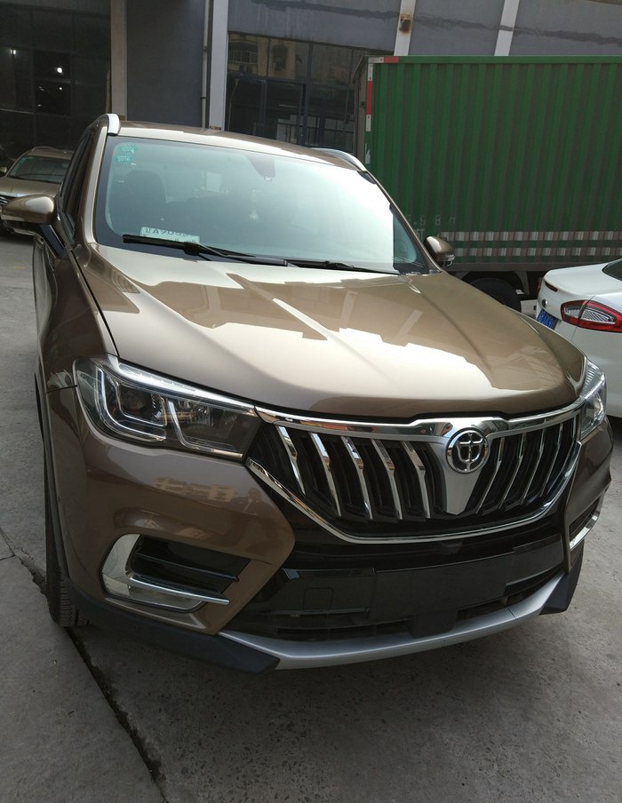 街头偶遇中华v7,帅到掉渣还配宝马发动机,中华这次是真要崛起了