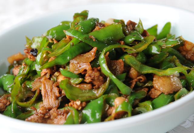 家常菜简单做(七)——辣椒炒肉