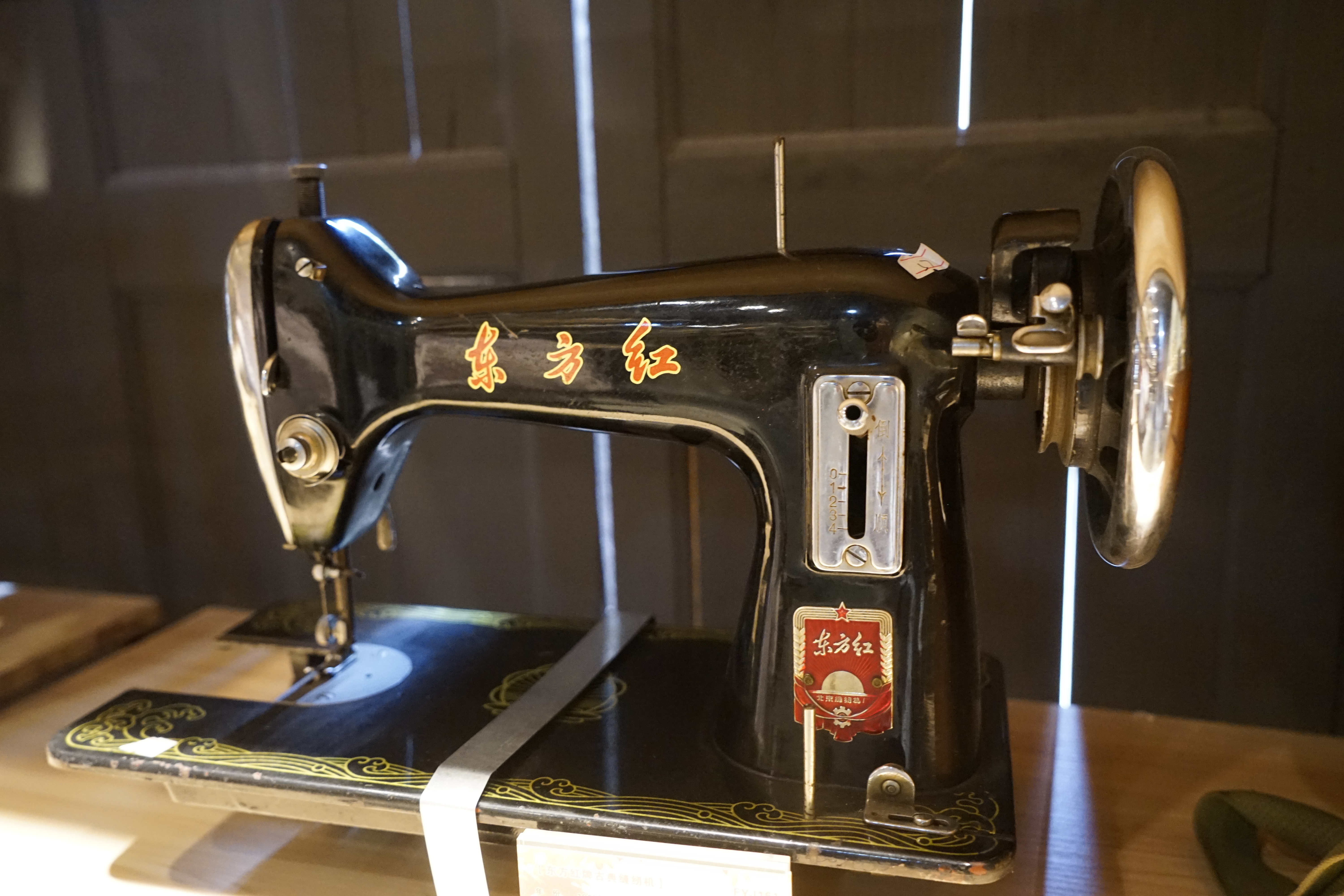 他20年收藏1千台缝纫机开免费博物馆,有没有一台是你妈妈的?