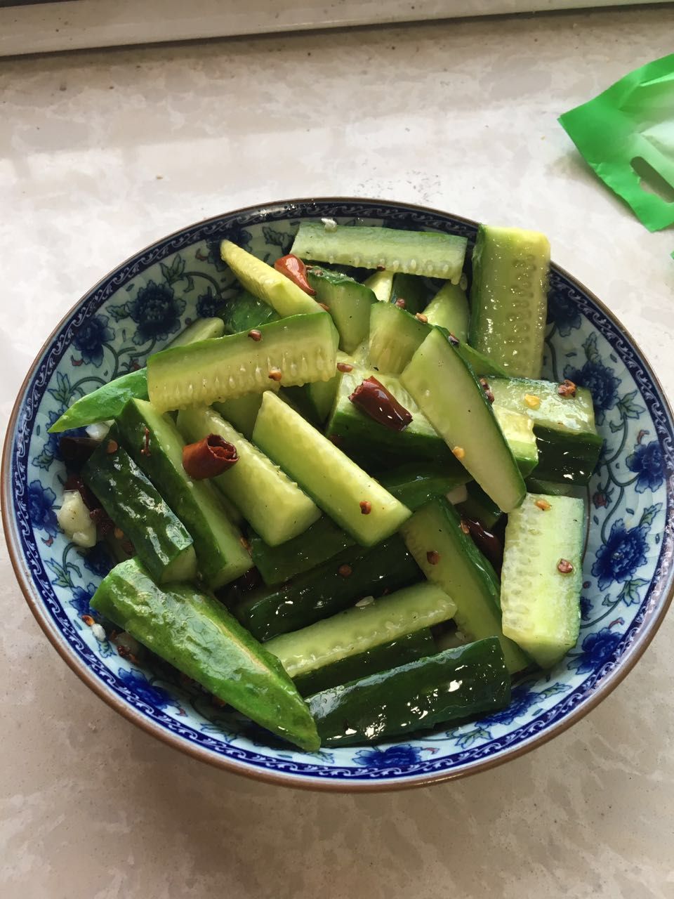 清爽开胃的酸辣瓜条,谁吃谁喜欢