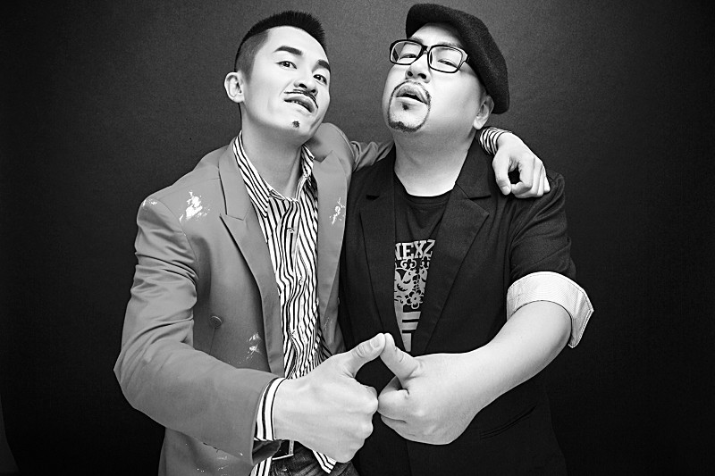 好兄弟在一起拍合照,一定要这么拍